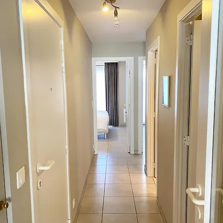 In Near The Daire Nieuwpoort