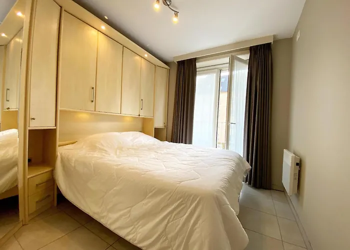 In Near The דירה